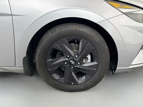 Used 2022 Hyundai Elantra SEL FWD image 32