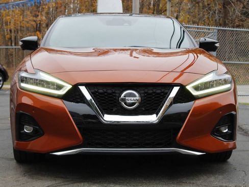 Used 2019 Nissan Maxima SR w/ Premium Package FWD image 3