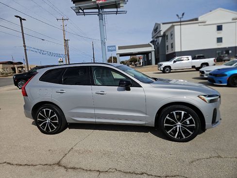 Used 2023 Volvo XC60 B5 Plus w/ Climate Package image 6