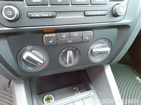 Used 2015 Volkswagen Jetta SE image 16