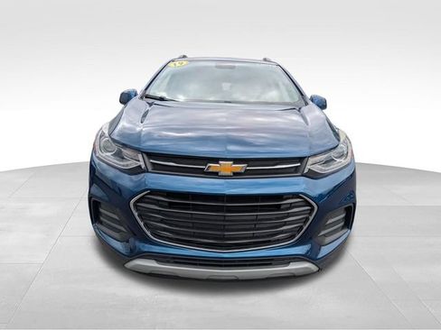 Used 2019 Chevrolet Trax LT FWD image 2