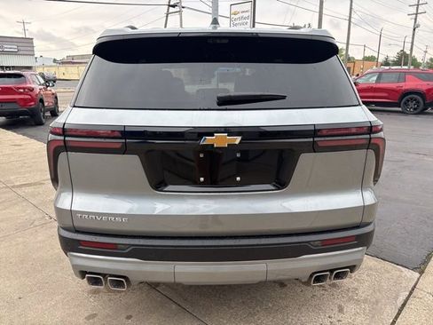 New 2026 Chevrolet Traverse LT FWD image 3