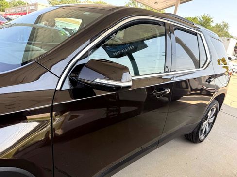 Used 2018 Chevrolet Traverse LT image 21
