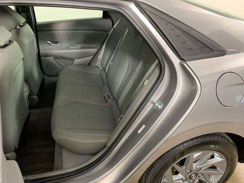 Used 2024 Hyundai Elantra SEL image 30