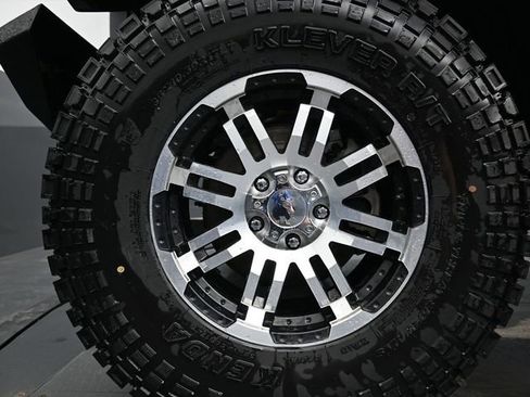 Used 2023 Jeep Gladiator Sport image 27