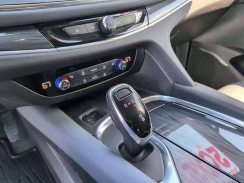 Certified 2021 Buick Enclave Essence FWD image 25