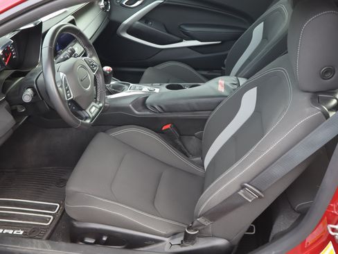 Used 2019 Chevrolet Camaro SS RWD image 9