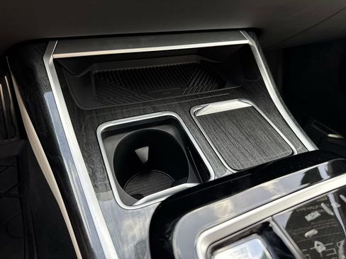 Used 2023 BMW 760i xDrive image 55