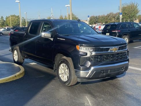 Used 2023 Chevrolet Silverado 1500 LT image 2
