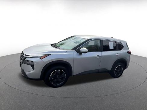 Used 2025 Nissan Rogue SV AWD/4WD image 6