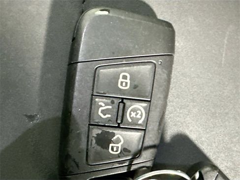 Used 2022 Volkswagen Taos SE image 15