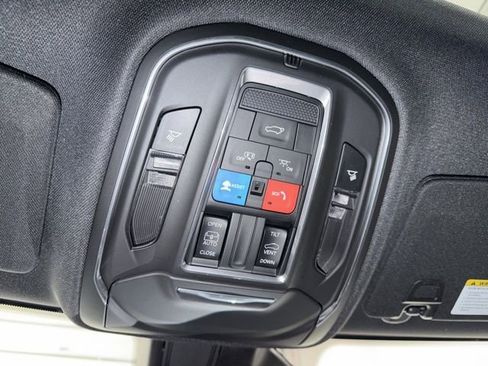 Used 2023 Jeep Grand Cherokee Altitude image 30