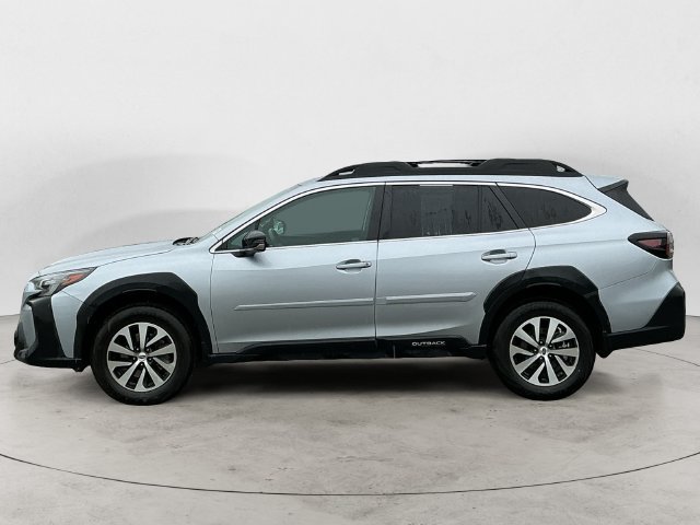 Used 2025 Subaru Outback Premium AWD/4WD image 8