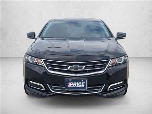 Used 2017 Chevrolet Impala Premier FWD image 2