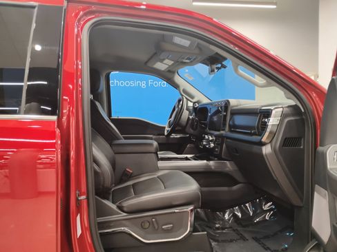 Used 2024 Ford F250 Lariat w/ Chrome Package image 16