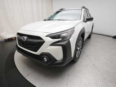 Used 2024 Subaru Outback Premium w/ Popular Package #1A AWD/4WD image 12