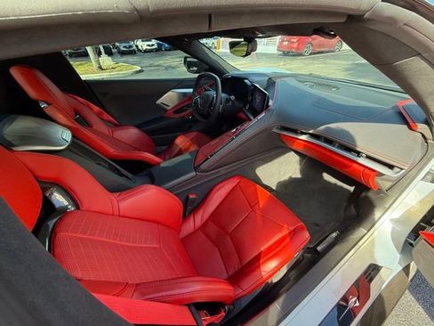 Used 2021 Chevrolet Corvette Stingray Premium Conv w/ Z51 Performance Package image 10