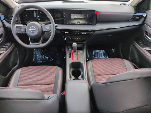 New 2026 Nissan Kicks SR w/ SR Premium Package FWD image 10