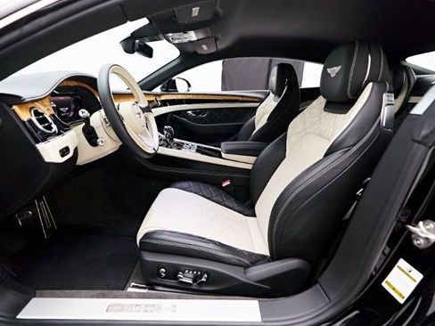 Used 2020 Bentley Continental GT image 3