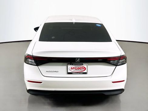 Certified 2023 Honda Accord EX image 18