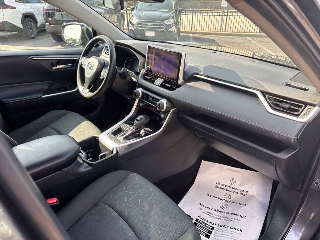 Certified 2024 Toyota RAV4 XLE FWD image 35
