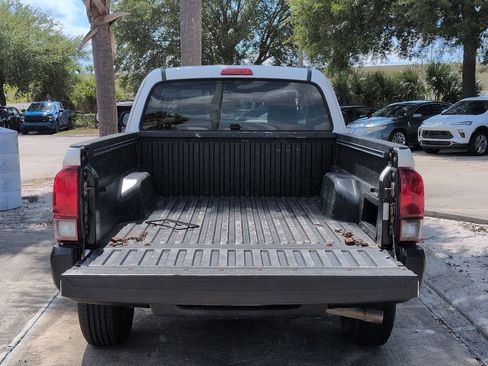 Used 2020 Toyota Tacoma SR AWD/4WD image 23