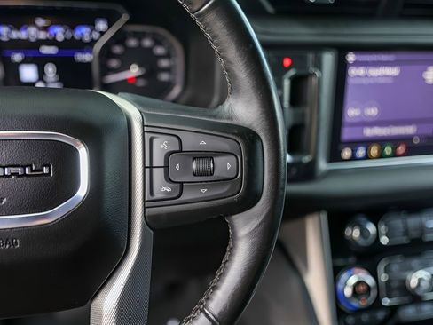 Used 2021 GMC Yukon Denali AWD/4WD image 16