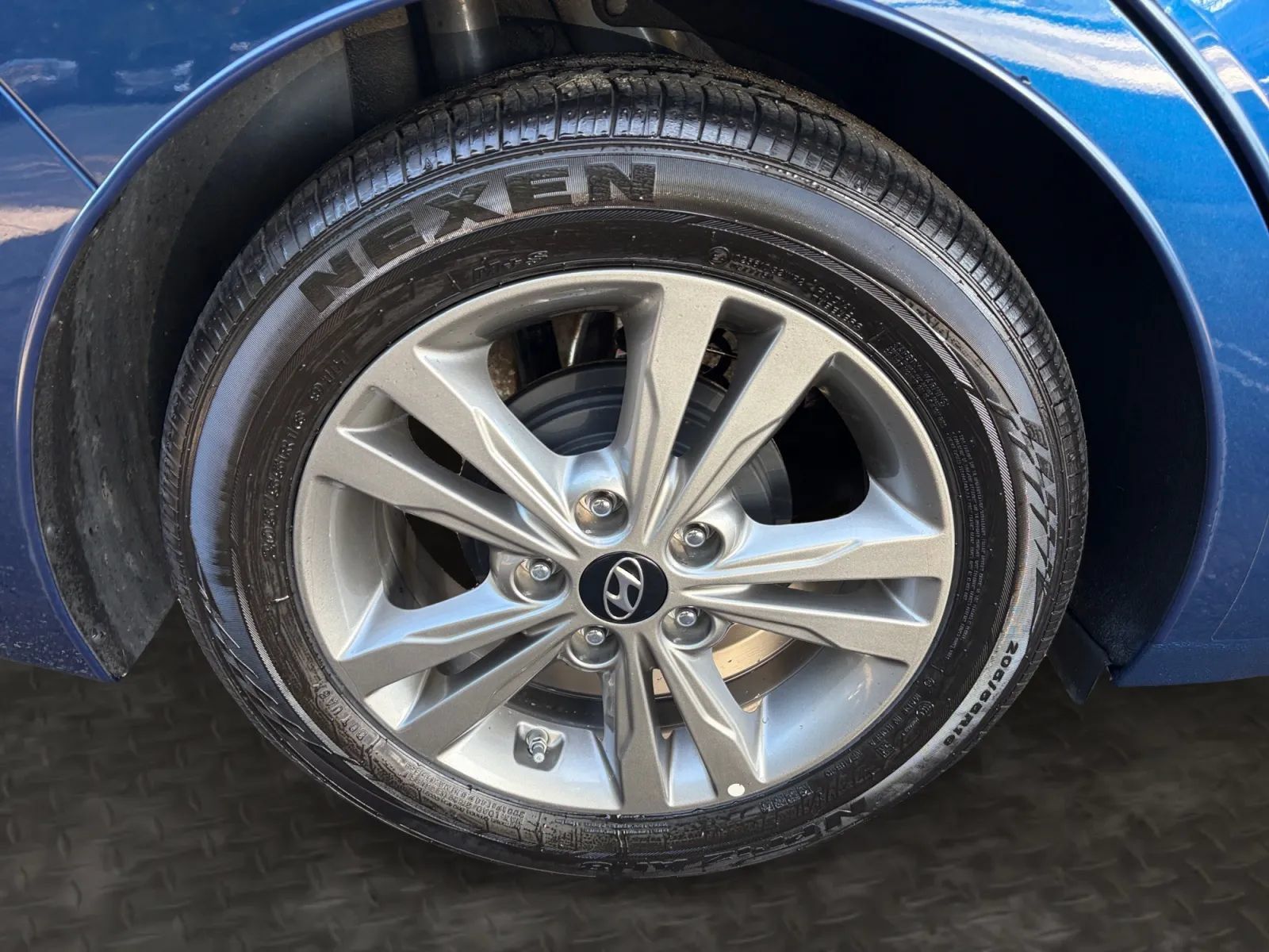 Used 2017 Hyundai Elantra Value Edition FWD image 40