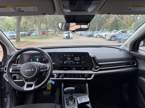 Used 2025 Kia Sportage LX image 27