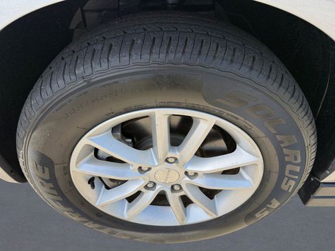 Used 2018 Dodge Grand Caravan SXT FWD image 9