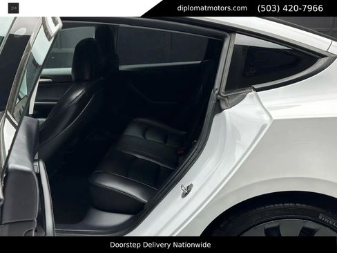 Used 2022 Tesla Model 3 Performance image 20