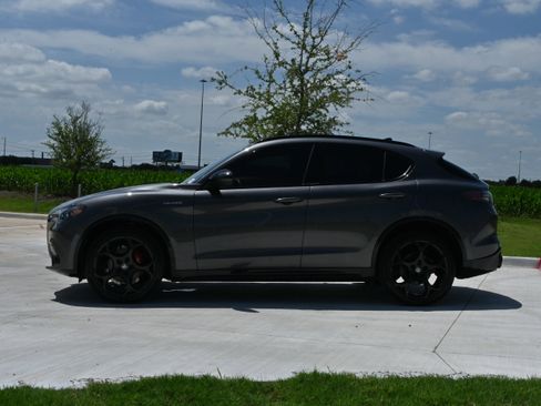 Used 2024 Alfa Romeo Stelvio Veloce AWD/4WD image 6