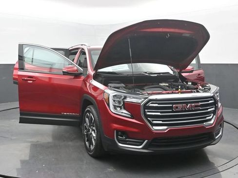 Used 2023 GMC Terrain SLT w/ LPO, Floor Liner Package FWD image 52