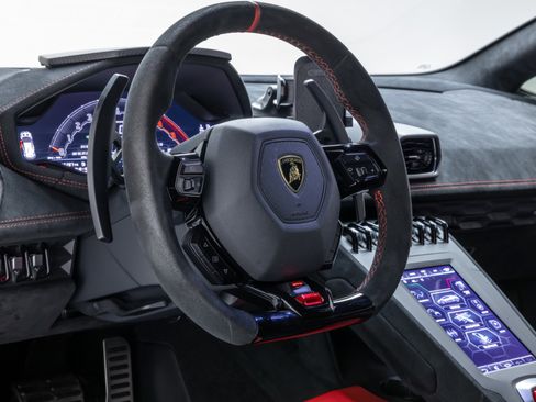 Used 2022 Lamborghini Huracan STO image 60