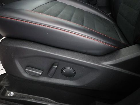 Used 2023 Ford Edge ST-Line image 7