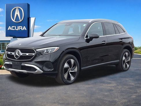 Used 2023 Mercedes-Benz GLC 300 4MATIC image 2