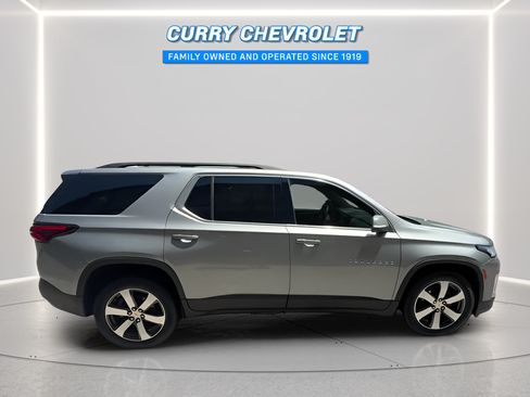 Used 2023 Chevrolet Traverse LT w/ LT Premium Package AWD/4WD image 14