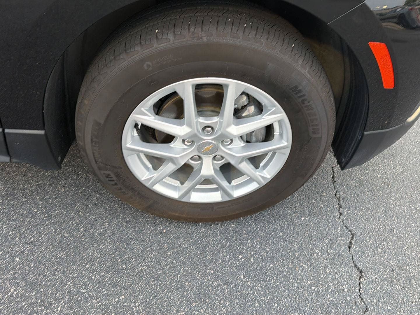 Used 2024 Chevrolet Equinox LT FWD image 38