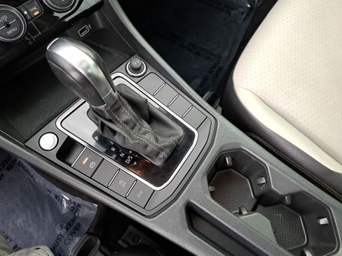 Used 2019 Volkswagen Jetta R-Line image 23