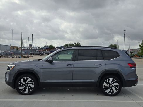 Used 2025 Volkswagen Atlas SE image 7