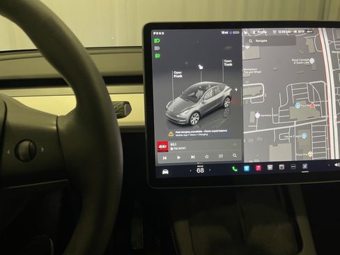 Used 2023 Tesla Model Y Long Range image 18