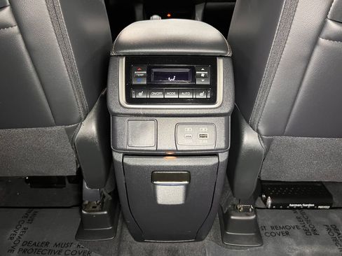 Used 2025 Subaru Ascent Bronze Edition AWD/4WD image 25