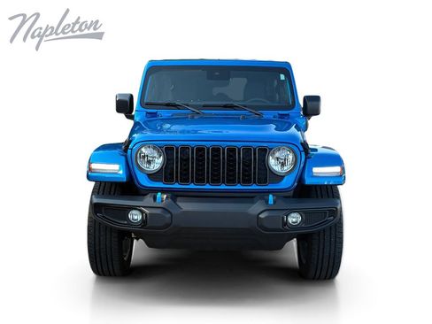 Used 2024 Jeep Wrangler Unlimited w/ Convenience Group AWD/4WD image 9