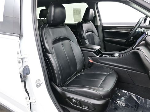 Used 2022 Jeep Grand Cherokee L Limited image 14