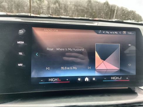 Used 2025 BMW X1 xDrive28i image 14