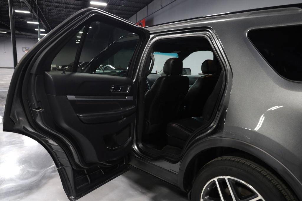 Used 2016 Ford Explorer Sport w/ Equipment Group 401A AWD/4WD image 18