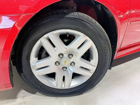 Used 2011 Chevrolet Impala LT image 2