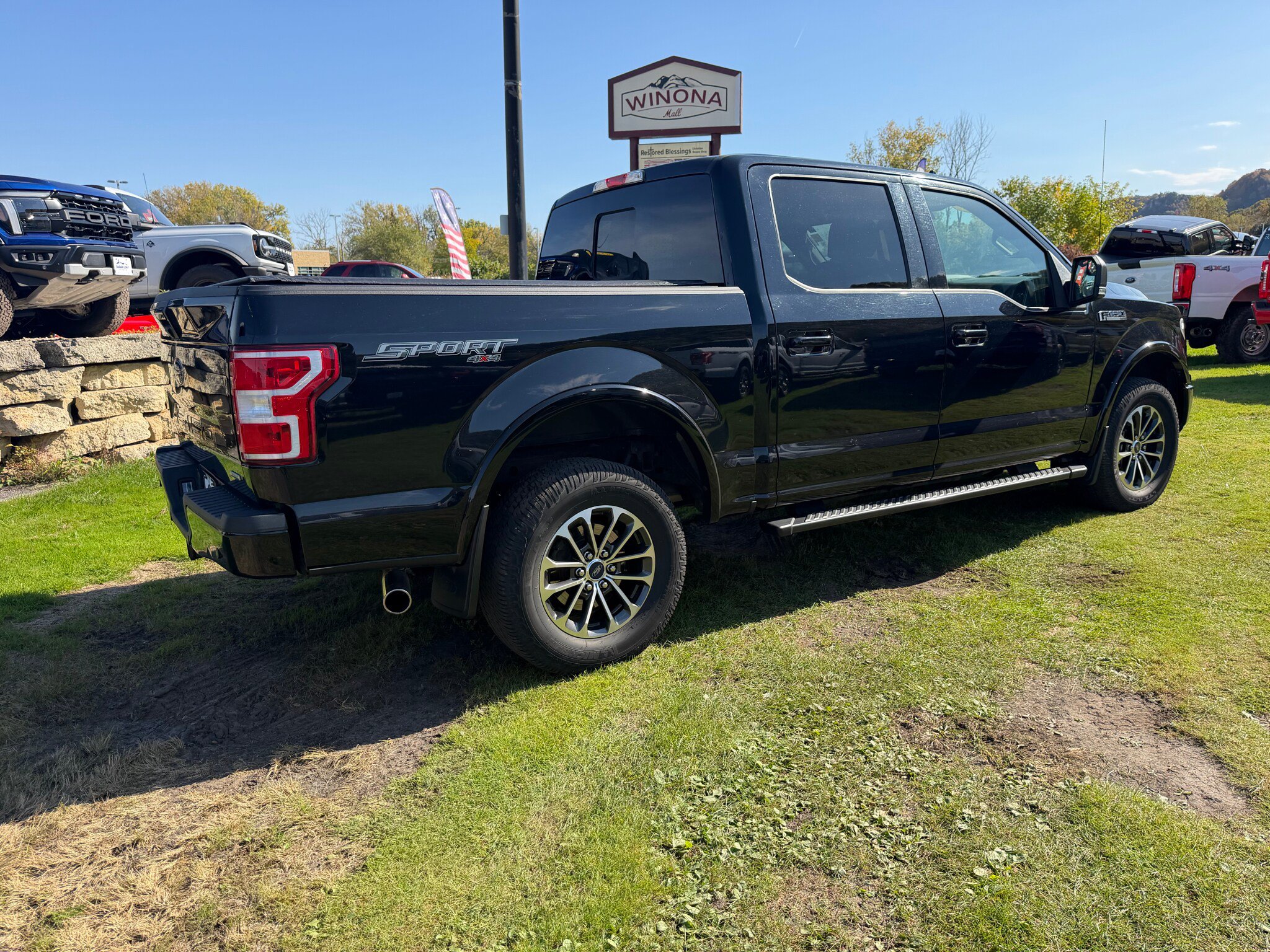 Used 2018 Ford F150 XLT w/ Equipment Group 302A Luxury AWD/4WD image 4