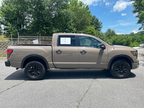 Used 2021 Nissan Titan PRO-4X w/ Pro-4x Convenience Package AWD/4WD image 2