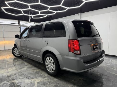 Used 2017 Dodge Grand Caravan SE w/ Power Window Group image 3
